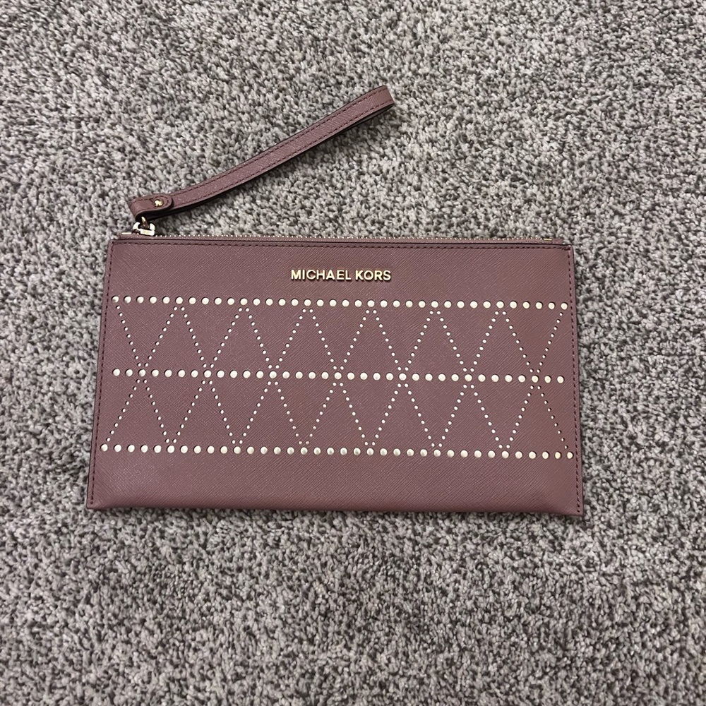 Women’s Michael kors wristlet